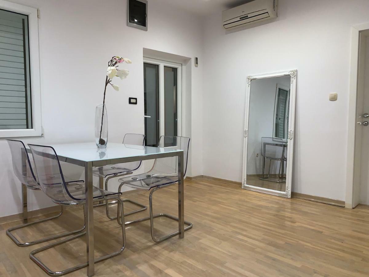 Apartments Lux Pag Pag Town Bagian luar foto